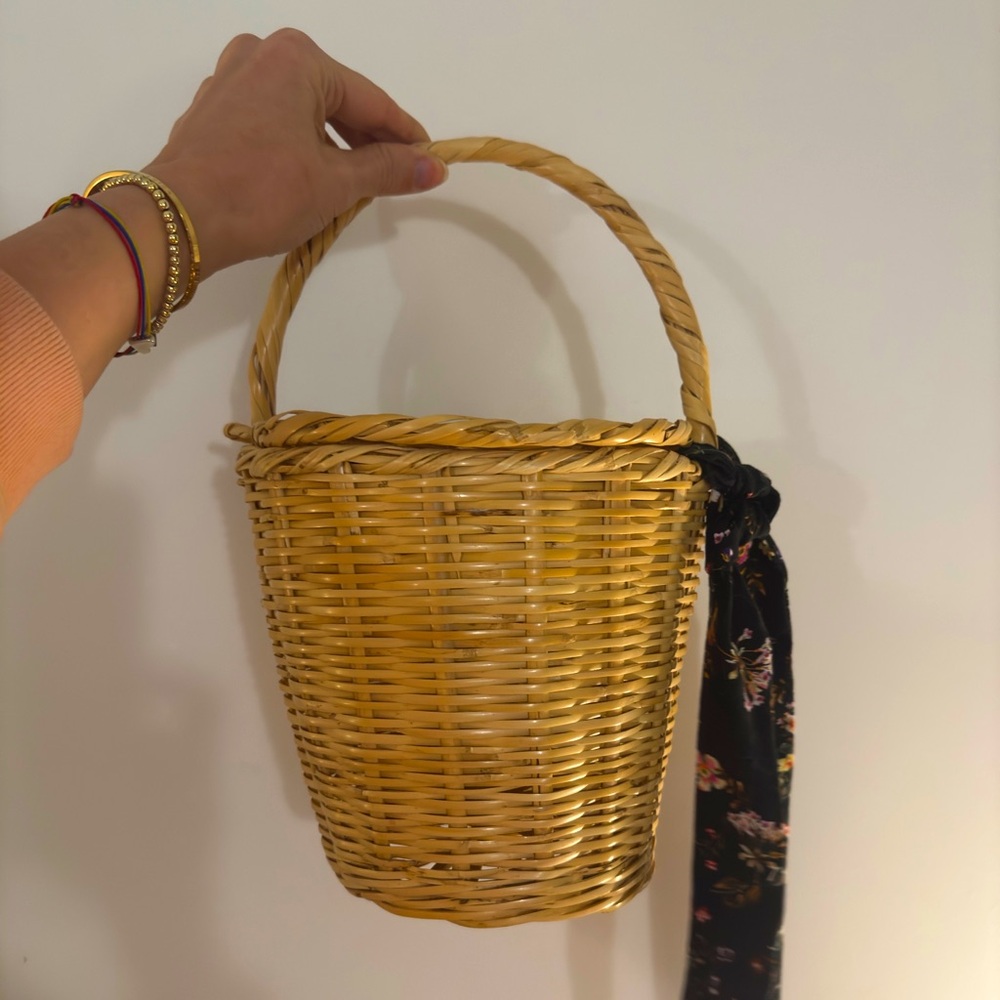 New adorable wicker basket bag